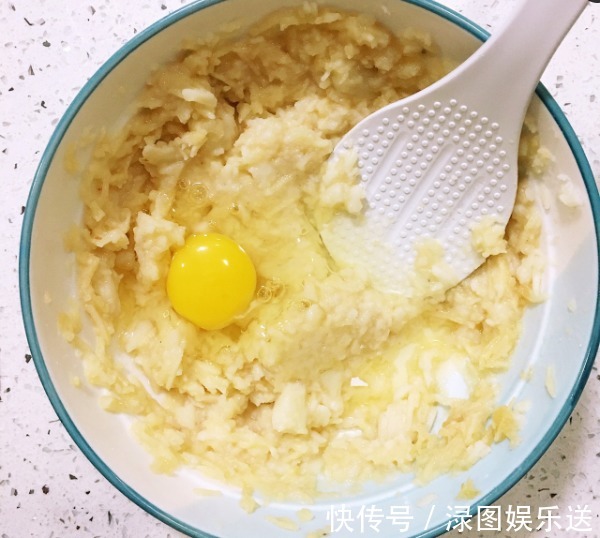 铁棍山药|山药加入苹果,做好吃的小饼,一口一个,比蛋糕健康多了