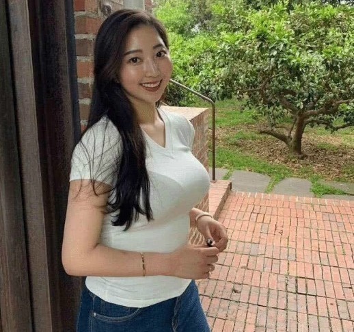 微胖 “微胖”的牛仔裤女神,一点没有臃肿的“烦恼”,好幸福!