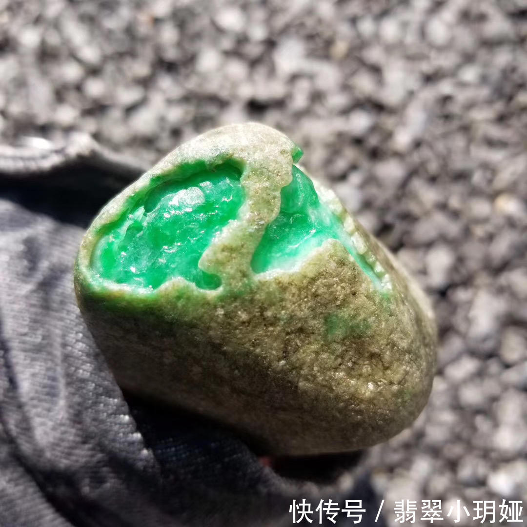 如何才能选到称心如意的翡翠戒面？