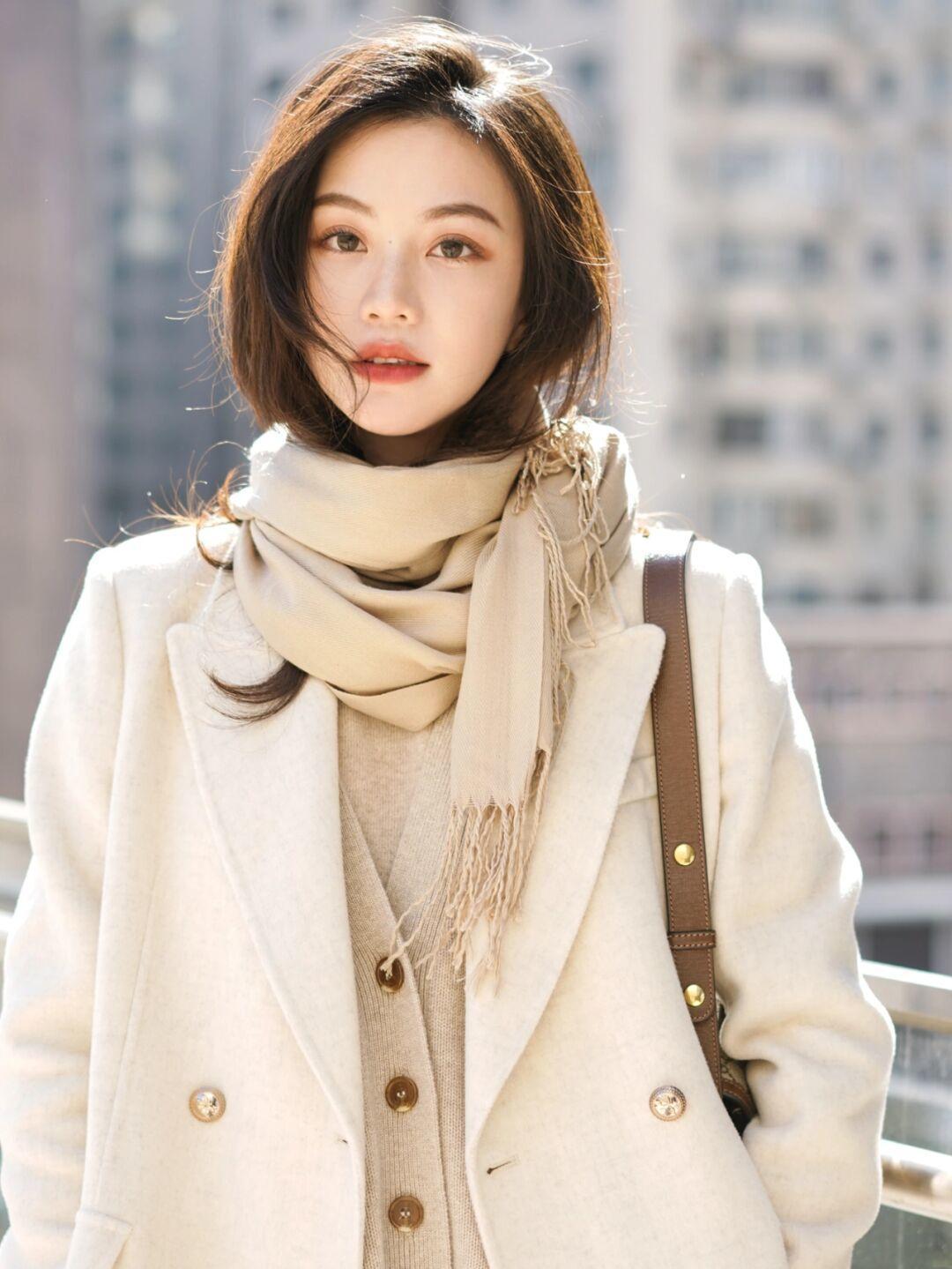 半身裙 穿衣懂搭配气质更出众,看看这些优雅高级的大衣搭配,保暖又时髦