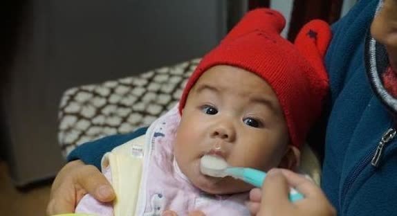 孩子|吃一餐等同于10瓶罐头的“毒晚餐”,若娃经常吃,易积食变矮个