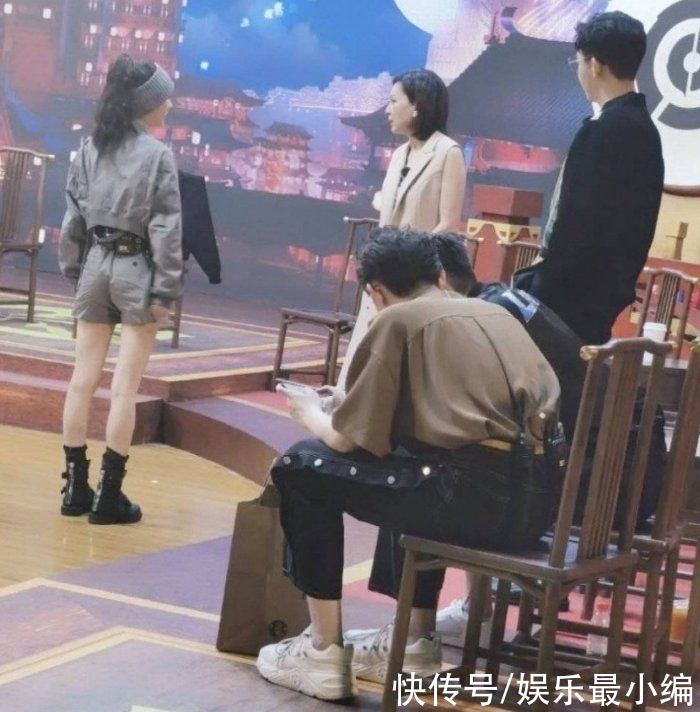 新路透|《你我皆王者》新路透！杨幂小贾祖儿打游戏，幂姐电竞少女装好绝