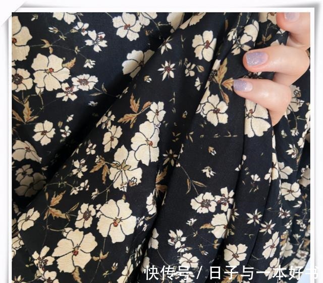 穿搭 碎花裙+西装,打破风格的穿搭,开春这么穿太美了!