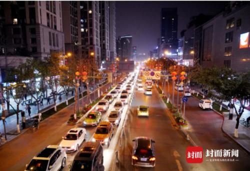 灯笼亮了 成都年味浓了|图说生活 |灯笼亮了 成都年味浓了\＂,\＂i11\＂:\＂图说生活