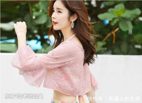 清澈甜美的泳衣小姐姐，展现唯美气质，亭亭玉立