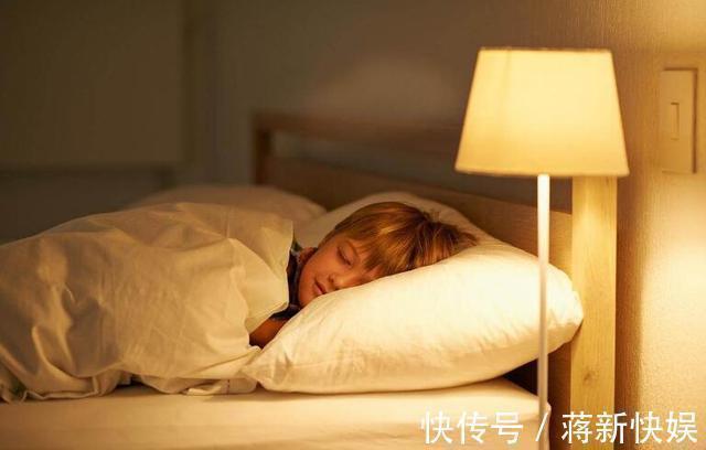 孩子|睡前家长经常对孩子做2件事,孩子记忆力好更聪明,而且情商还高