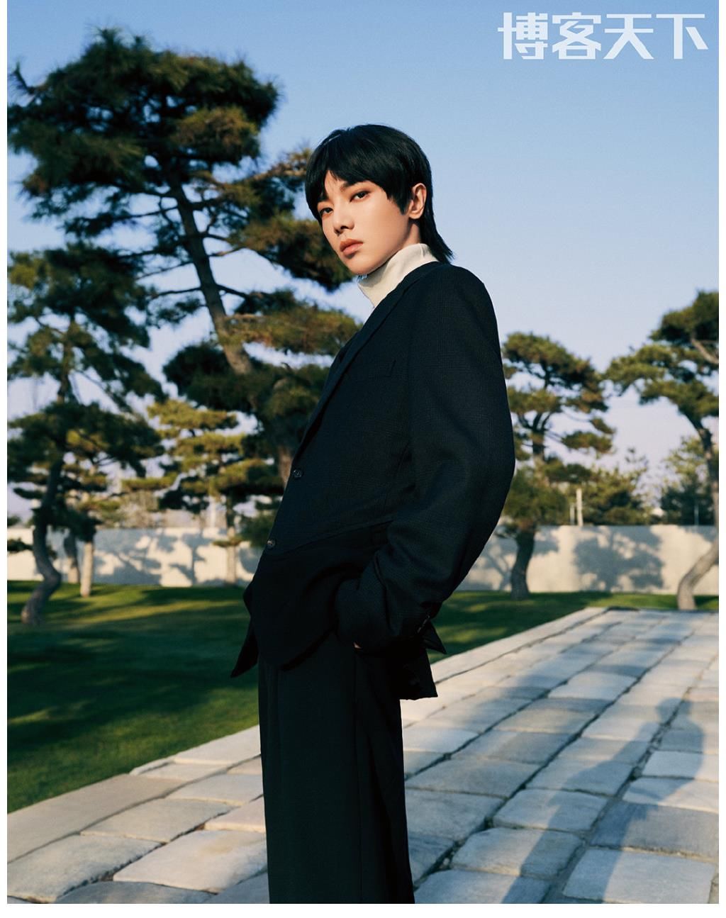 华晨宇×博客天下跨年刊封面专访。华晨宇:明月松间照