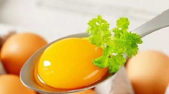蛋黄|关心眼睛的人注意,经常吃3种食物对眼睛好,还能预防近视