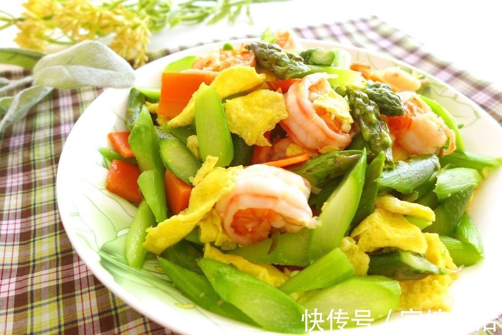 虾仁|芦笋和虾仁的完美组合,随手一炒,鲜美下饭,清爽解腻