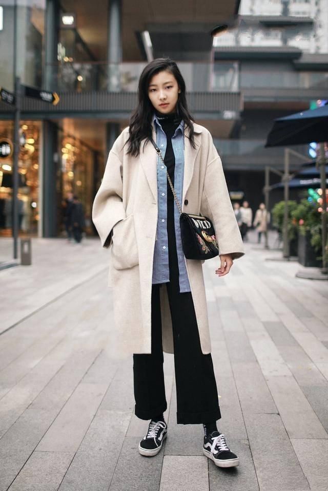 简约风格装扮你自然的美感，阔腿裤秀出高端立体的气质感