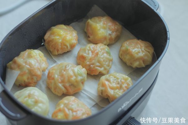 胡萝卜丝|想要滋补养颜补气血，一定要喝一碗蒸菜减脂团子
