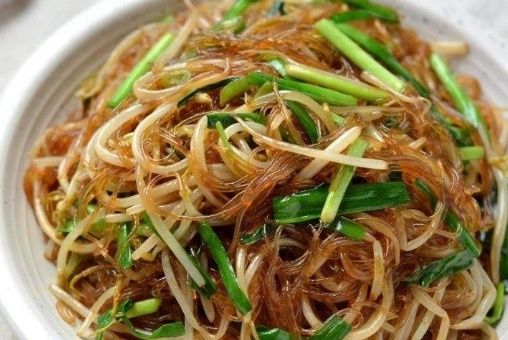 粉条一炒容易起坨？少做了一个步骤，难怪粉条粘一起，还粘锅