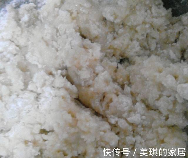 蛋液|老式提浆五仁月饼，皮酥脆馅香甜，味道一点都不腻，太好吃了