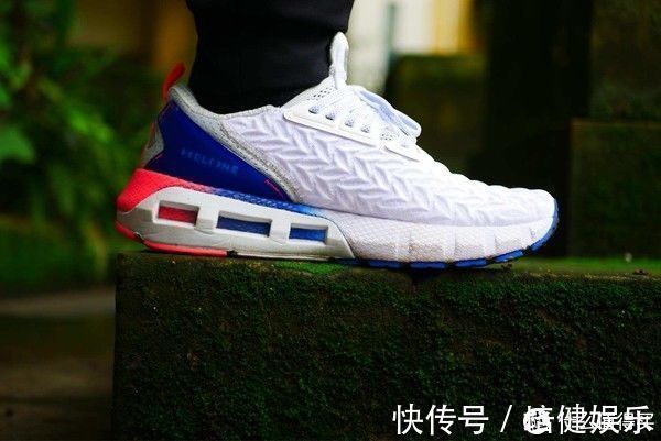 跑鞋 始于颜值,忠于品质:穿安德玛CLONE跑步七次后的心得