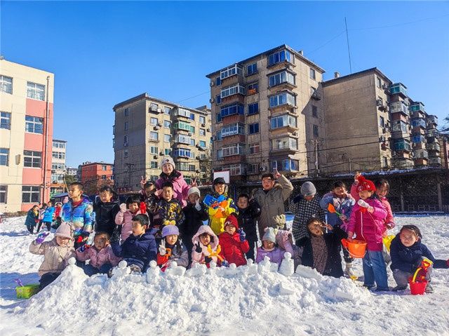 健康小学|铁东区健康小学开展“雪地里的小精灵”雪雕活动