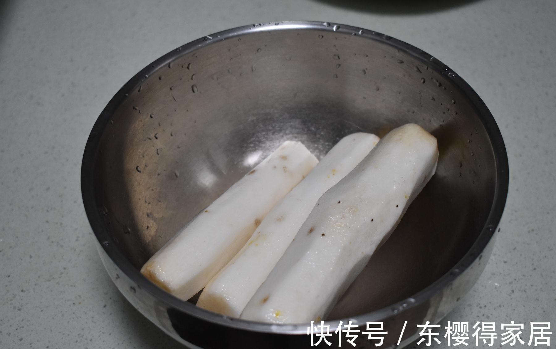 秋天就该多吃这食材，简单几步做成小饼，香脆软糯，好吃营养解馋