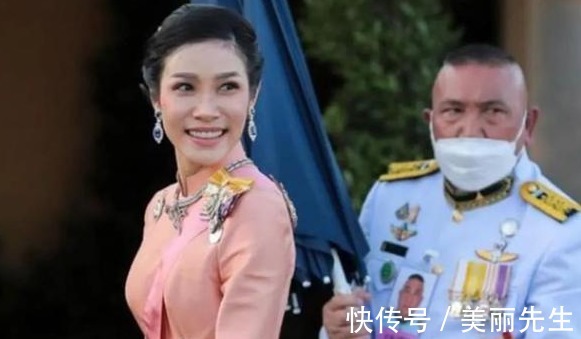 提帮功王子@诗妮娜联手提帮功!晒出“全家福”,三口之家没有王后