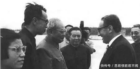 中国|她是毛主席侄外孙女,新中国第一位女外交部长,任职时才27岁!