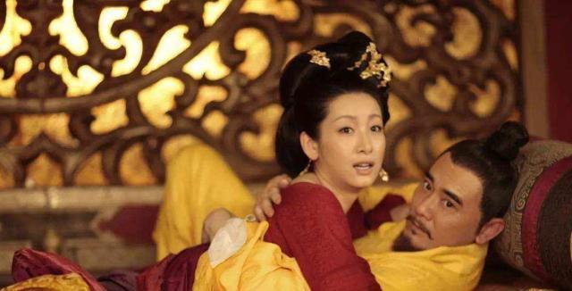 皇帝|原本是大臣的妻子,相公死后被皇帝“连续中出”结局削发为尼