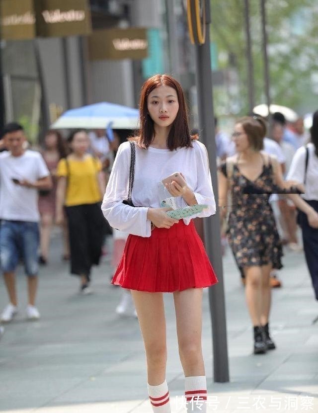 穿搭","m":"9495fb3244cbf36c441606fb9633712161290f46","nlabel":"stat_2890924627:zm.news.so.com:5paw5paw5L+K6b6Z,pageType_zmt,glevel_3","ntag":"tfashion;sfashion_时尚;kfashion_1:穿搭;kfashion_1:打底裤;cfashion_P:时尚:针织毛