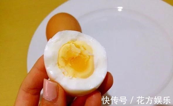 没人告诉你“激素鸡蛋”长啥样,教你2招快速辨别,赶快告诉家人