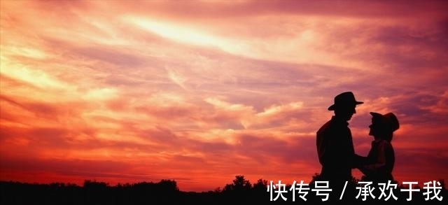 锦霞&千山暮雪无言叙,独客西风入梦游。浅秋寄语