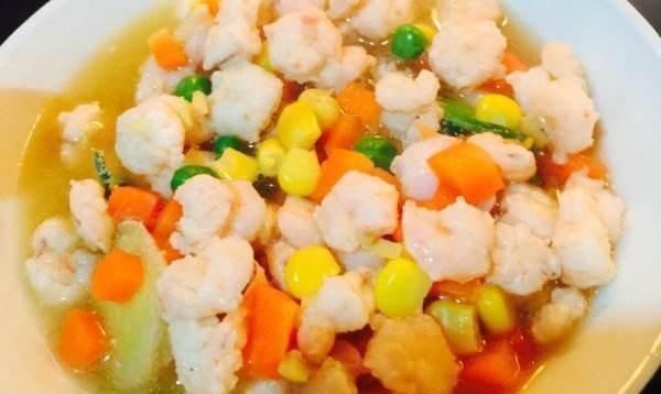 美食|美食推荐家常炒笋丝,豆腐粉丝鱼,韩式泡菜青瓜杯,五彩虾仁