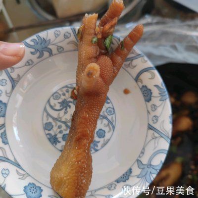 酸辣鸡爪走起，简单又好吃，吃货来收藏哦