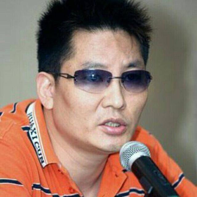 那英|著名导演公开警告那英你不该请肖战吃火锅,你从来没有帮助过他