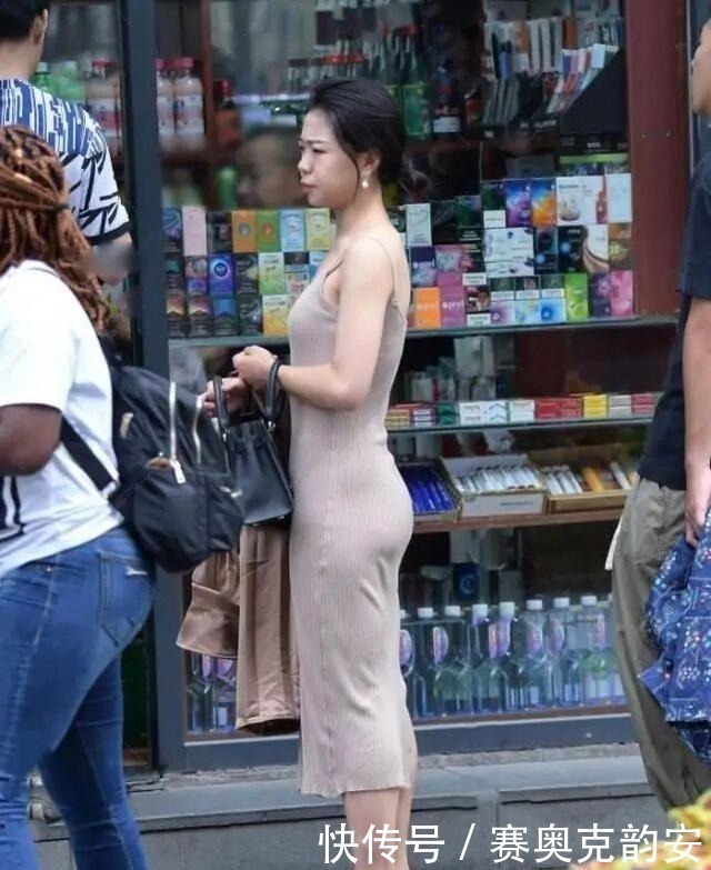 穿搭 面对“宽胯”的身形,切忌得意忘形,而“葬送”了自己的好身材!