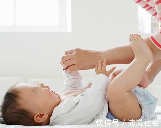 排尿|“新型把尿”悄然兴起,正在伤害孩子排尿系统,家长们却沾沾自喜