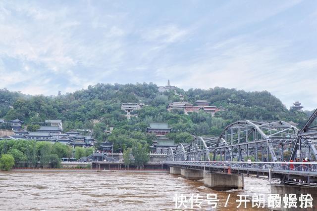 滨河路|中国第一座黄河上的铁桥，有百年历史，如今只让行人走不通车