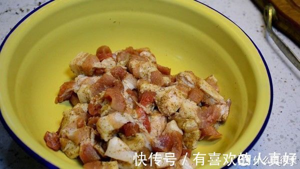 做法|炸酥肉时，“灵魂3样”不能少，教你地道做法，又香又酥又脆