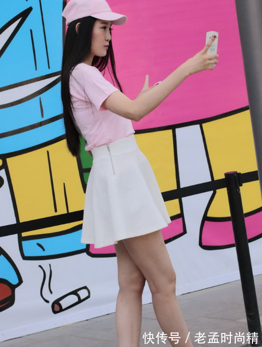 雨伞状|街拍:这种裙子转圈圈一定很美,各个腿细又白又长,好喜欢
