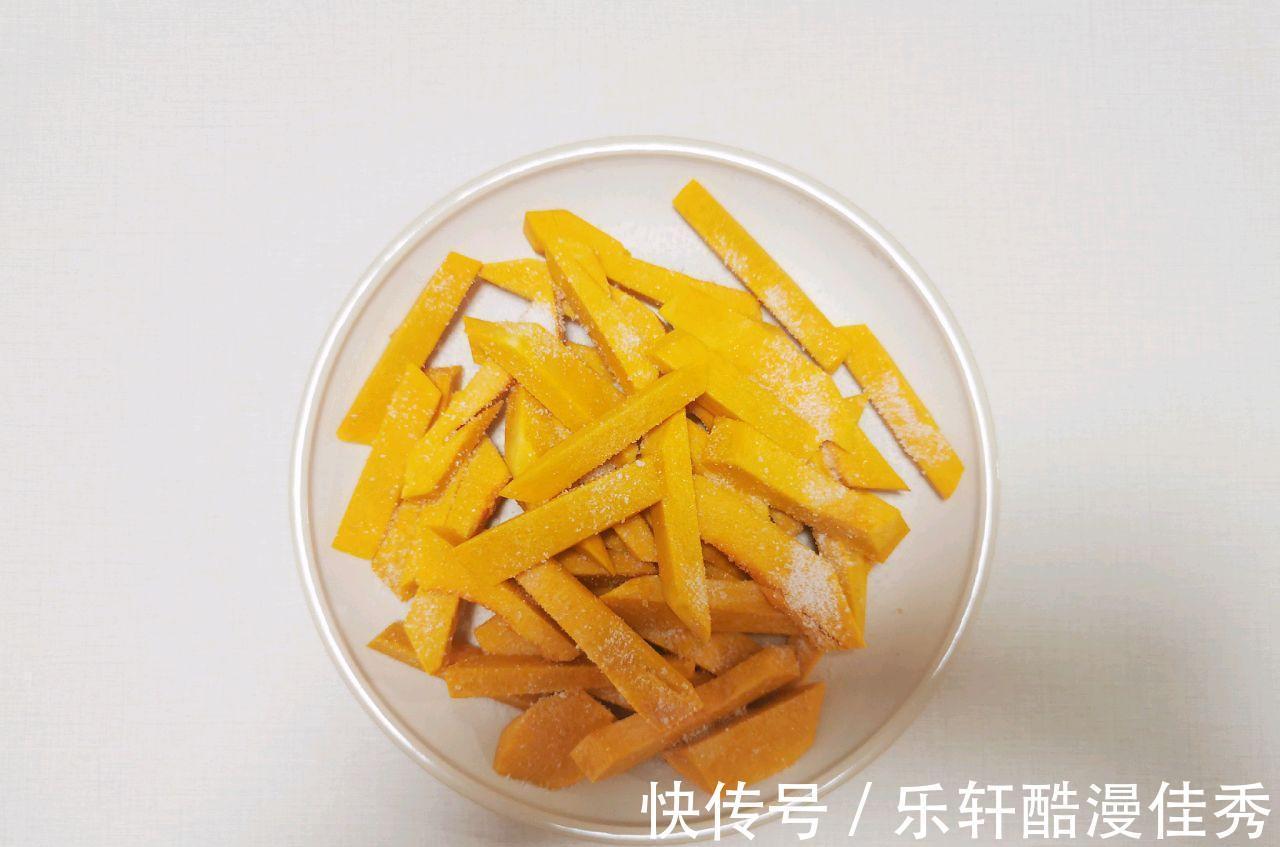 咸蛋黄南瓜条|咸蛋黄南瓜条,口感丰富,营养健康