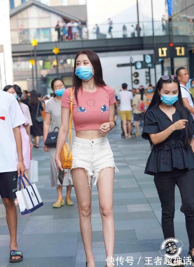 装扮 自信漂亮的瑜伽裤装扮尽显甜美风格,气质女生都爱穿,又可外穿!