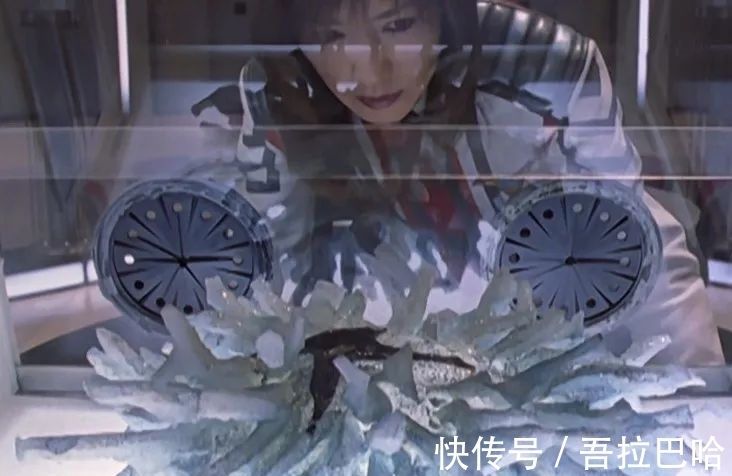 恐怖片|90后的童年阴影居然是《奥特曼》?这几集剧情,仿若恐怖片