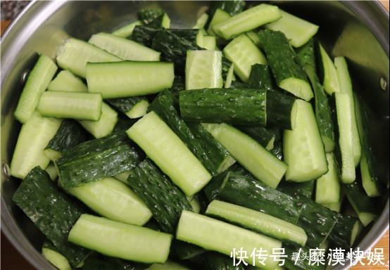 黄瓜|原来腌黄瓜这么简单，一次做5斤，2小时就能吃，放3个月都不变质