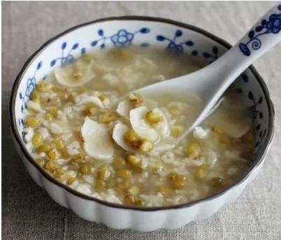 慢性支气管炎|百合养阴润肺、清心安神,怎么吃才最好中医师来教你