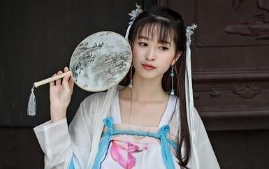 郁金裙!李商隐的名作,吟诵牡丹而不着一字牡丹,却一气鼓荡,更令人遐想