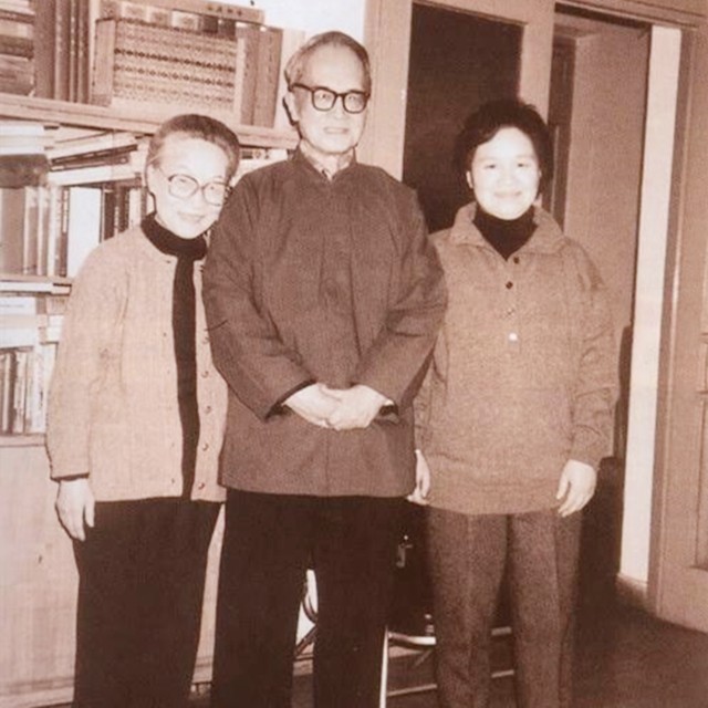 向达!钱钟书女儿为父亲作了一幅画,杨绛欣赏完捧腹大笑,笑称太形象了