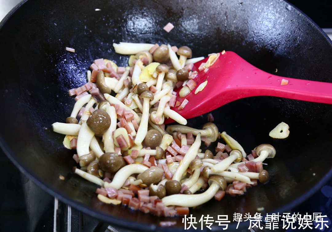 真正好吃的上汤娃娃菜,要想汤鲜,只需要一个小技巧,做法超简单