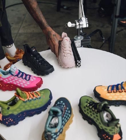 安踏 安踏联名“范思哲”!颜值满分,国外明星上脚,老外也爱进口鞋?