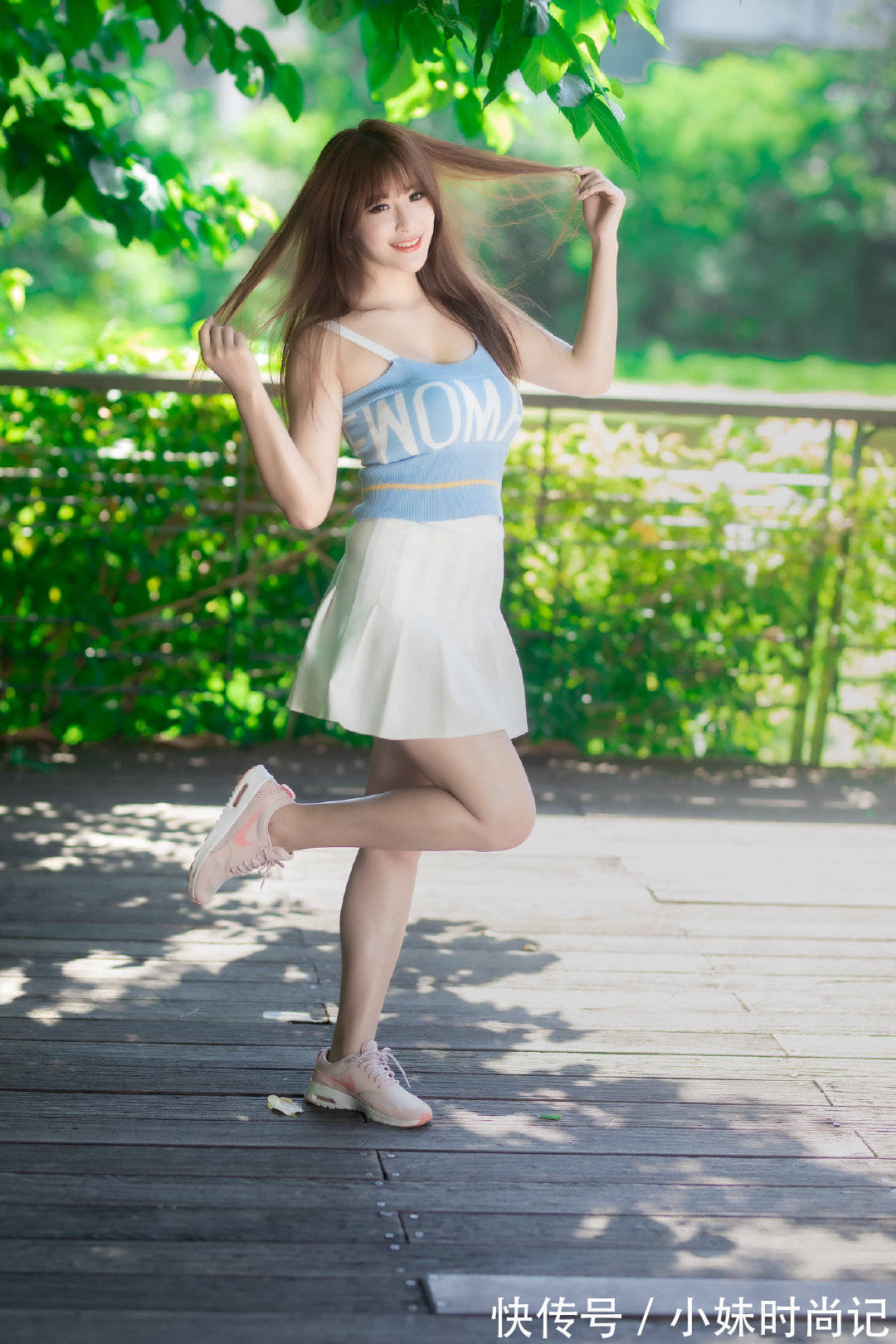 吊带 一件白色的百褶裙俏皮可爱,青春减龄还十分的百搭