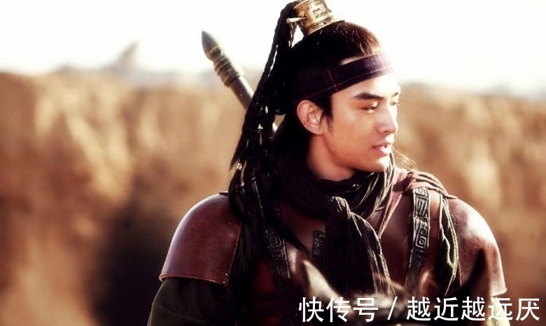 飞蝗石#能和卢俊义单挑的高手共有五人,两位轻松碾压他,三位有七成胜算