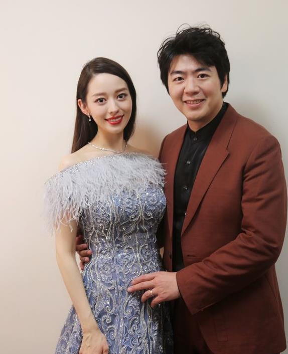 吉娜|畸形审美绑架了多少孕妇?郎朗吉娜被点名批评,完美女性形象倒塌