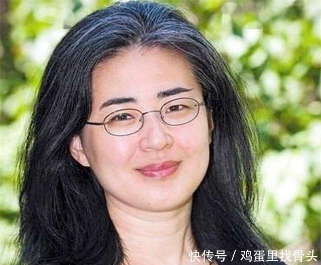 嫁给|13岁考上北大的田晓菲,为何出国后,转身嫁给52岁的美国人
