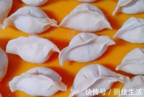 肉馅|秋天，吃菠菜不如吃此菜，钙是菠菜的4倍，包成饺子，吃起来真香！
