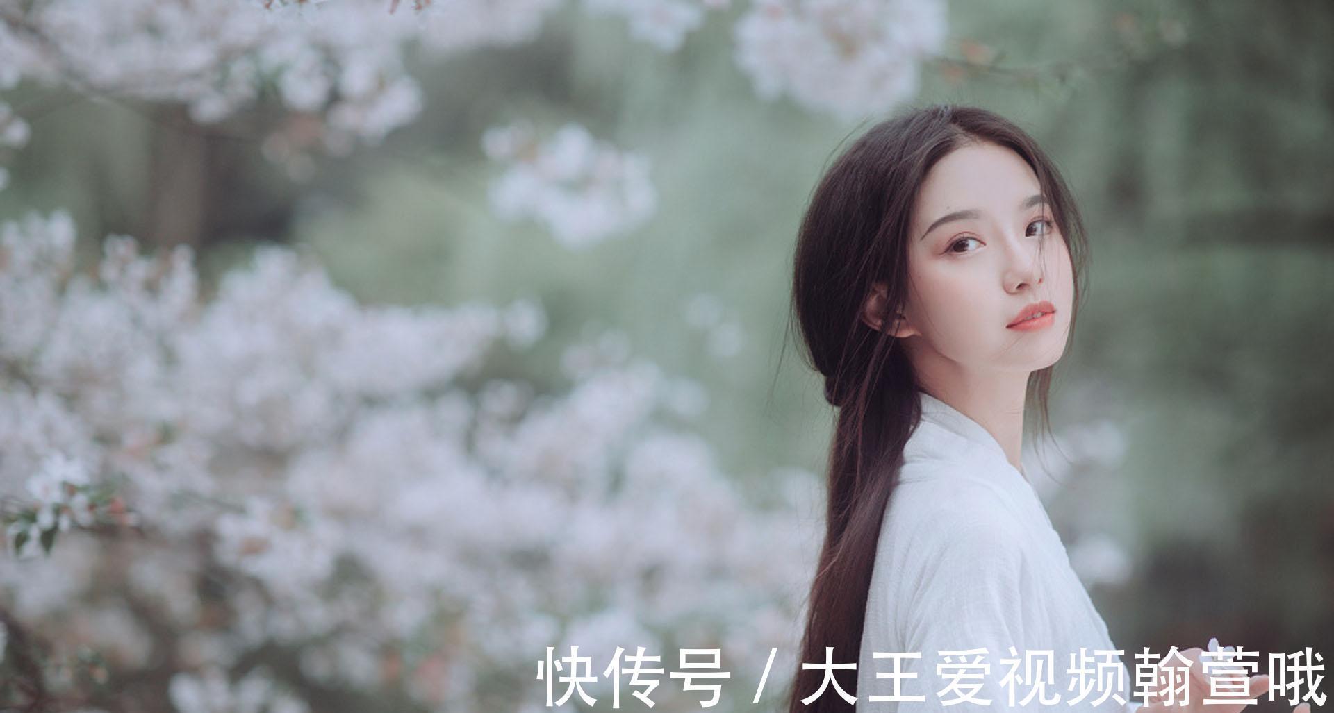 飞蛾!张祜构思巧妙的一首宫怨诗,越品越有味道,被选入唐诗三百首中