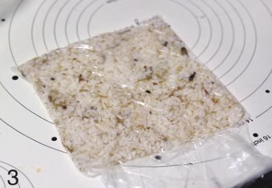 零食|剩米饭不用愁,简单几步做成小零食,香酥可口,一点也不浪费